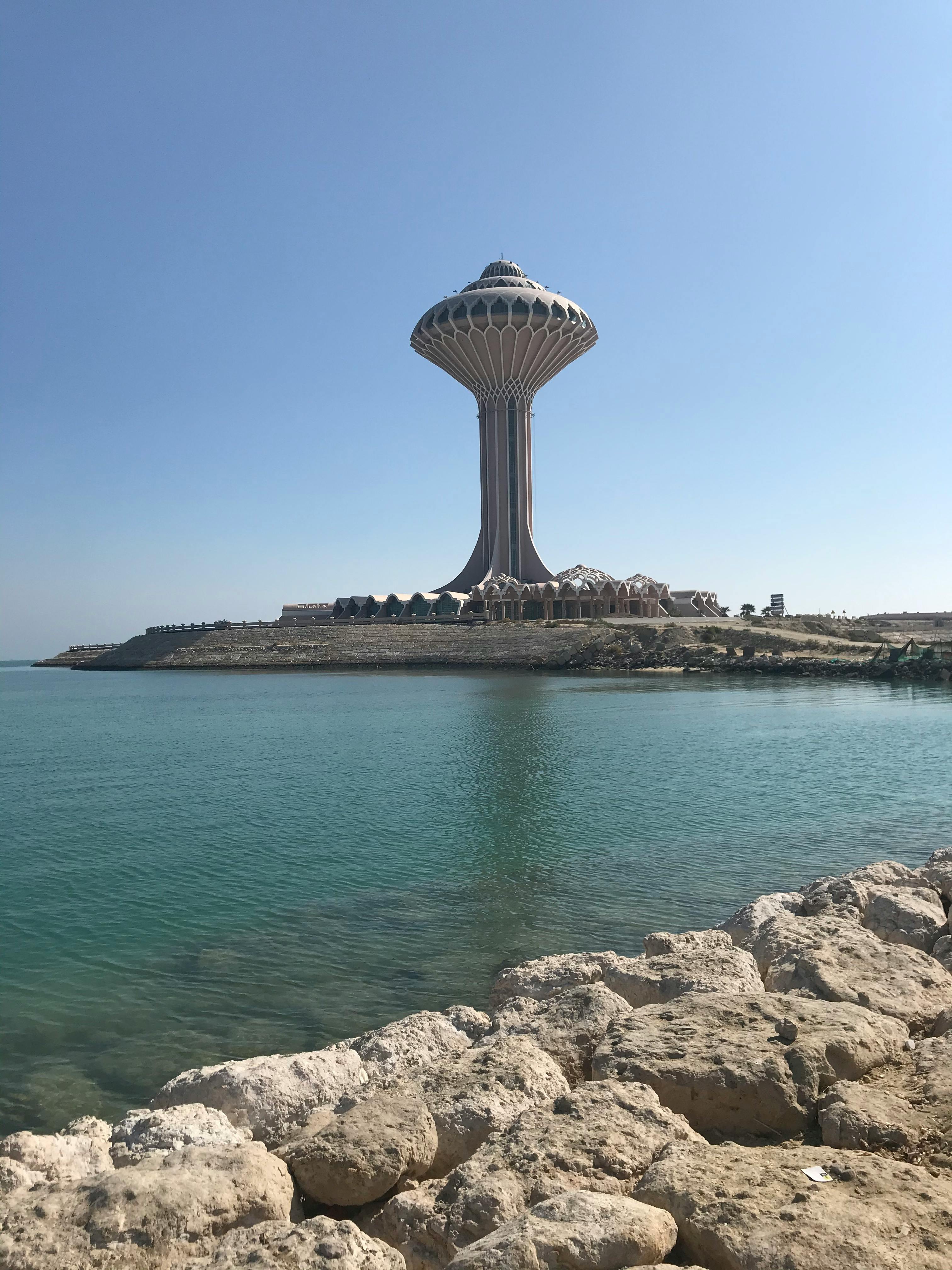 الخبر